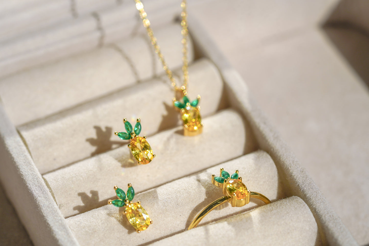 Pineapple Crystal Set