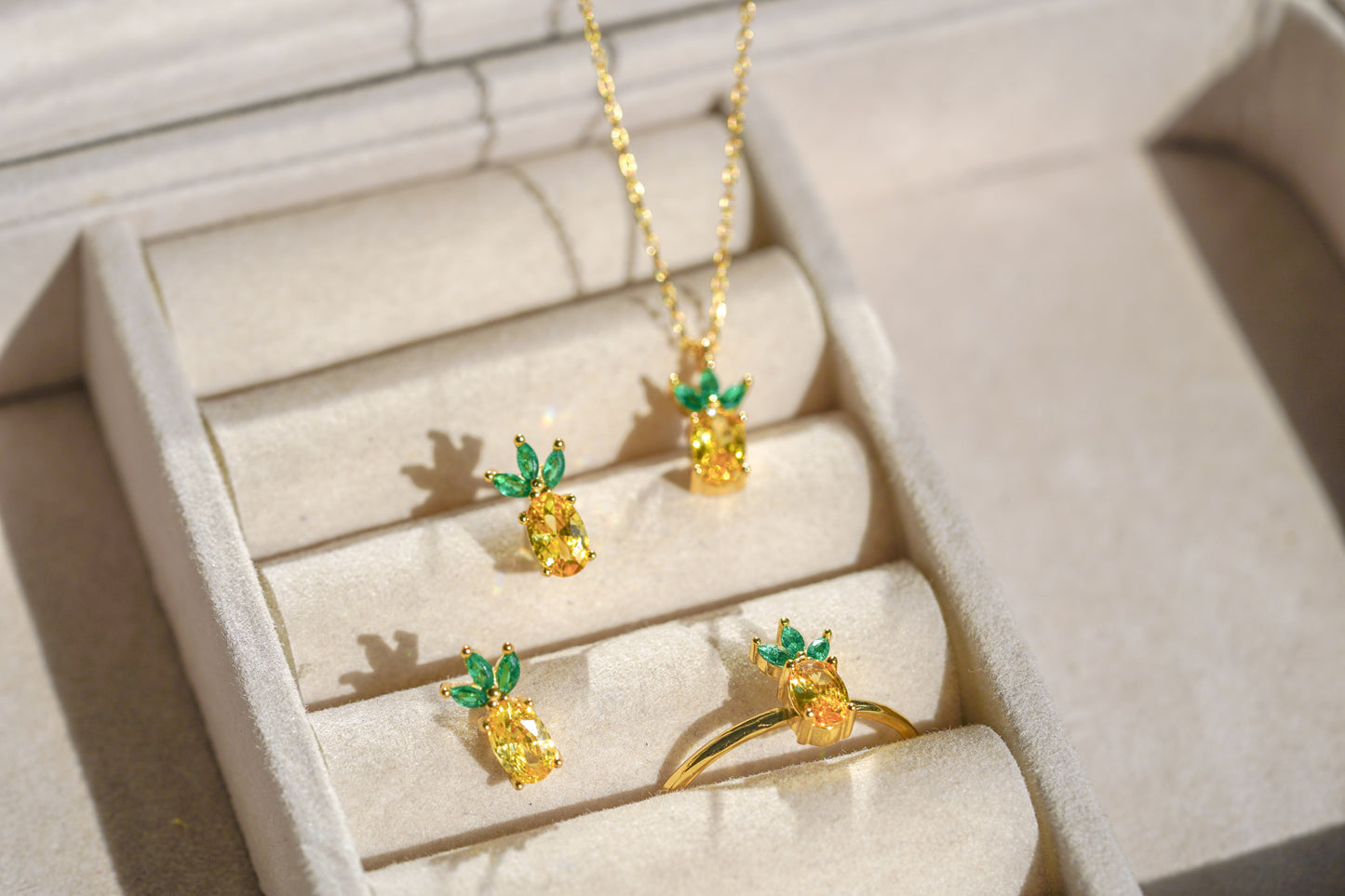 Pineapple Crystal Set